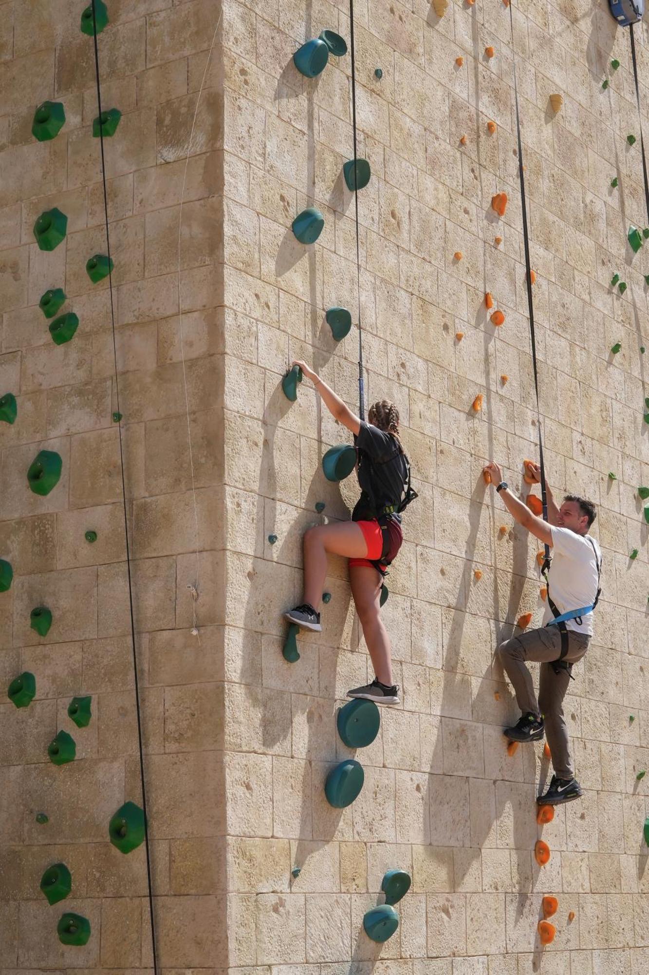 City Of Dreams Mediterranean - Integrated Resort, Casino & Entertainment Limassol Exterior foto Climbing at the 2008 Olympics